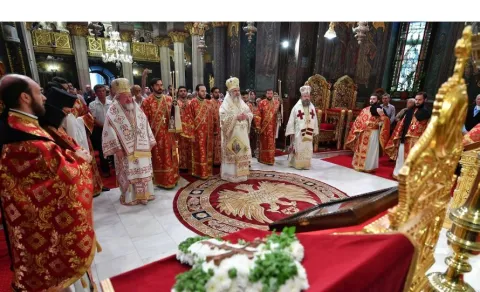 Patriarhul României: Sfânta Cruce este taina iubirii nesfârșite a Preasfintei Treimi pentru omenire