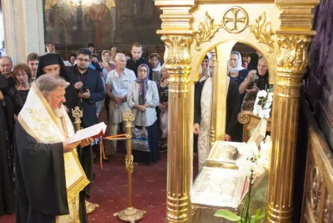 Un nou baldachin pentru moaştele Sf. Împăraţi Constantin şi Elena şi Sf. Nectarie din Catedrala Patriarhală
