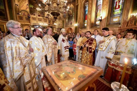 PS Timotei Prahoveanul la hramul Bisericii Zlătari: Vreme de mai bine de 200 ani, Biserica aceasta a mângâiat pe mulţi credincioşi