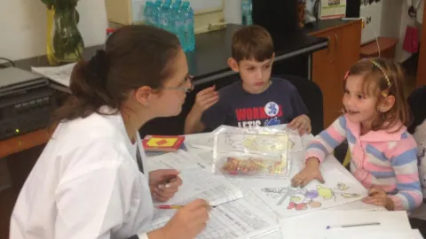 Campania „Sănătate pentru sate” a ajuns și în Slănic Prahova. Peste 200 persoane au primit consultații gratuite