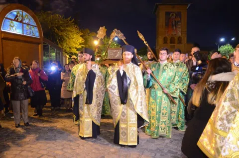 Priveghere şi procesiune închinate Sfintei Cuv. Parascheva, la Patriarhie