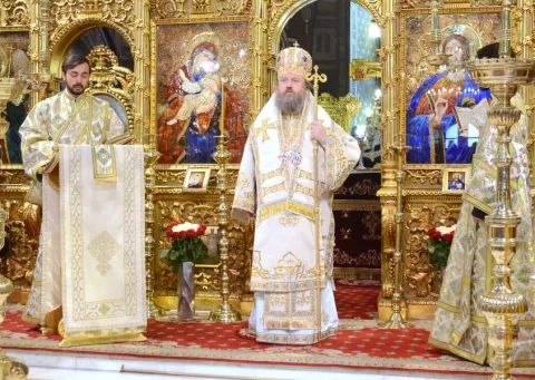 PS Timotei Prahoveanul: Sfânta Cuvioasă Parascheva a iubit mai mult veşnicia decât vremelnicia
