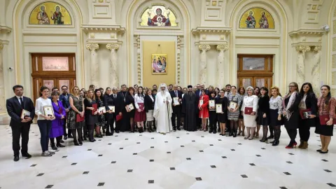 Patriarhul României a oferit distincții voluntarilor implicați în Campania „Sănătate pentru Sate”