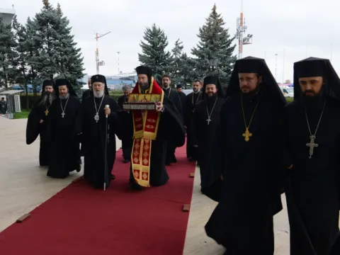 Delegația Bisericii Ortodoxe din Grecia a ajuns la București cu moaștele Sf. Arhid. Ștefan