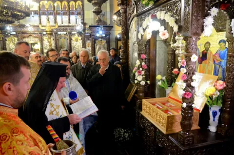Fragmente din moaștele sfinților de la Niculițel la Biserica „Sfântul Dumitru” din cartierul Colentina