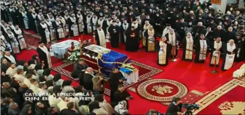 Sfânta Liturghie și Slujba înmormântării IPS Justinian Chira