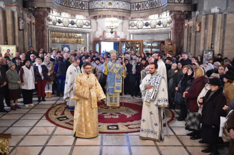 Hramul Bisericii Parc Domenii din București. PS Ieronim Sinaitul a oficiat Sfânta Liturghie