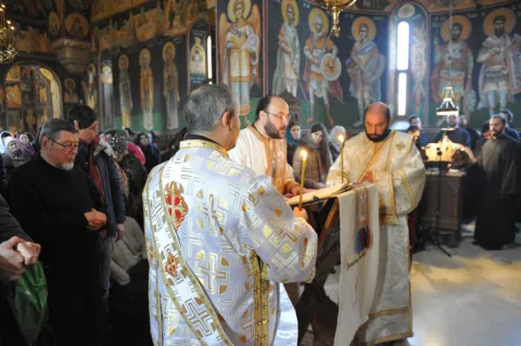 Sute de studenți prezenți la hramul paraclisului „Sfântul Grigorie Palama” din București