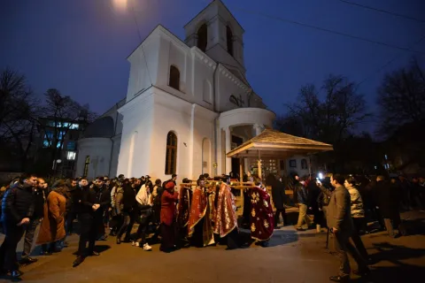 Procesiune cu moaştele Sf. Ecaterina. Paraclisul Facultăţii de Teologie din Bucureşti îşi sărbătoreşte hramul