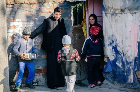 Daruri de Sfântul Nicolae pentru o familie defavorizată din Capitală