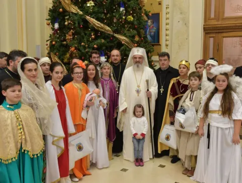 Spectacol cultural-artistic la Patriarhie. Patriarhul Daniel: Prin educaţia creştină copiii devin făclii luminoase ale vieții duhovnicești