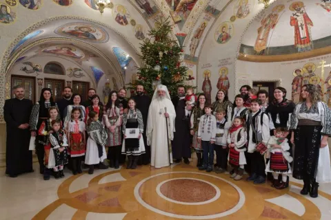 Patriarhul României: Taina Nașterii Domnului este binecuvântarea familiei