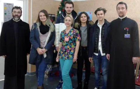 Copiii şi personalul de la Spitalul de Pediatrie din Ploieşti au primit daruri