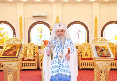 Patriarhul României: Maica Domnului este „Biserică sfinţită şi rai cuvântător” pentru că din ea s-a zămislit umanitatea Fiului veşnic al lui Dumnezeu
