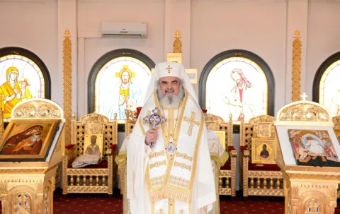 Patriarhul Daniel: În această Duminică suntem chemaţi să aducem rugăciuni de mulţumire Preasfintei Treimi pentru darul vieţii noastre
