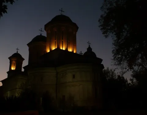 PS Timotei Prahoveanul a reflectat la tăcere în prima seară a Canonului Mare