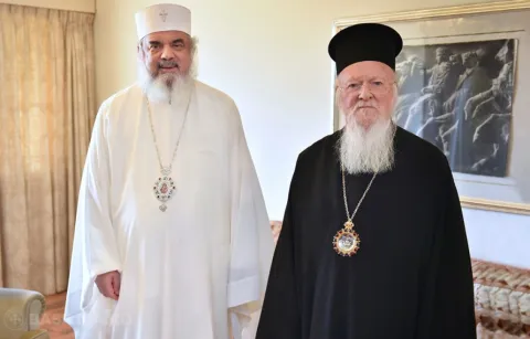 Patriarhul Daniel transmite felicitări Patriarhului Ecumenic cu prilejul zilei de naştere