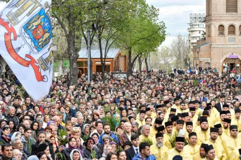 Bucureşti | Mii de credincioşi şi clerici au participat la Pelerinajul de Florii