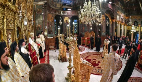 Patriarhul Daniel: Lumina Sfântă este darul lui Dumnezeu pentru cei care cred în Hristos și Îl iubesc pe El