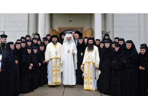 Patriarhul Daniel: „Femeile Mironosiţe sunt icoana tuturor femeilor credincioase care au iubit pe Hristos Cel răstignit și înviat şi Biserica Sa”