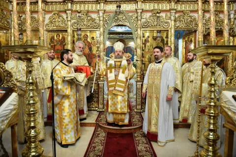 PS Timotei a hirotonit un nou preot. „Îi dorim să pună în lumină tot ceea ce a învăţat în Grecia şi de la tatăl său”