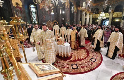 Priveghere la Patriarhie. IPS Casian a deschis manifestările dedicate ocrotitorilor Catedralei Patriarhale