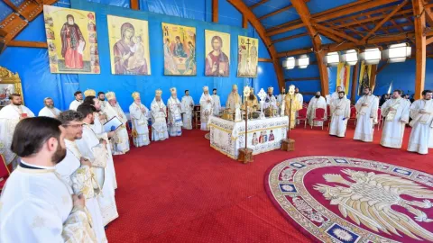 Catedrala Patriarhală şi-a sărbătorit hramul istoric. Cei care şi-au aniversat ziua onomastică felicitaţi de Patriarhul Daniel