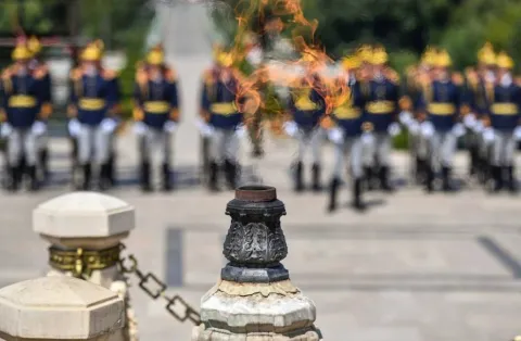 Parcul Carol | Omagiu adus eroilor neamului românesc la Mormântul Ostașului Necunoscut