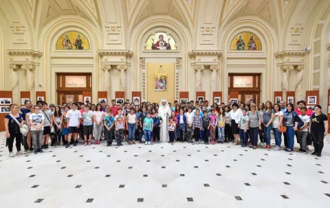 Palatul Patriarhiei | O sută de copii s-au întâlnit cu Patriarhul României de ziua lor