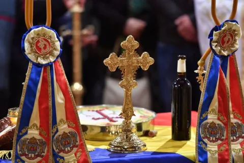 Cei adormiți ştiu ce facem pentru ei şi simt când îi pomenim cu dragoste | Pomenirea celor adormiți în 12 cuvinte ale Patriarhului