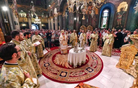 Sărbătoarea Sfintei Treimi. Prin intermediul Centrului de Presă Basilica Cuvântul lui Dumnezeu intră în casele noastre, a spus PS Varlaam Ploieșteanul