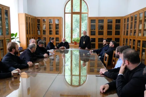 Părintele Chad Hatfield în vizită la Facultatea de Teologie Justinian Patriarhul din Capitală