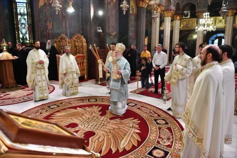 Sinod | Ierarhii Bisericii Ortodoxe Române au participat la Sfânta Liturghie