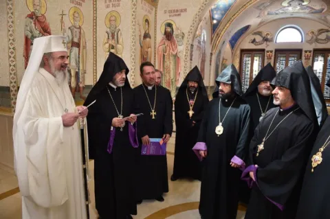 Întâlnirea europeană a tinerilor din Biserica Armeană. Ierarhii participanți au vizitat Palatul Patriarhiei