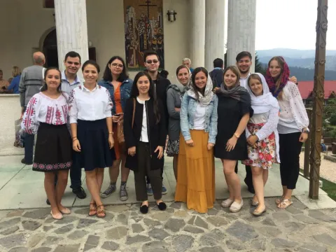 Activităţi dedicate tinerilor la Mănăstirea Caraiman: Tabăra „Tradiție și noutate”