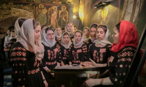Filomelos, de 10 ani misionar prin cântare bizantină. Singurul grup psaltic din România format din tineri fără studii teologice, la moment aniversar