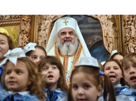 La început de an şcolar, Patriarhul Daniel îi binecuvintează pe elevi, părinţi şi profesori