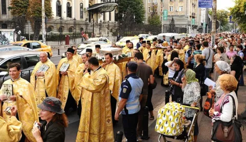 Procesiunea „Calea Sfintei Cruci, scară către cer!”