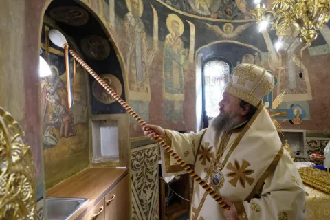 Să fim neîncetat mărturisitori ai lui Hristos în această lume, a îndemnat PS Timotei la resfinţirea Bisericii Sf. Sofia din Capitală