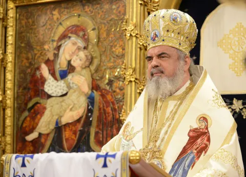 „Maica Domnului este ocrotitoarea familiei” | 9 cuvinte ale Patriarhului nostru despre Fecioara Maria 