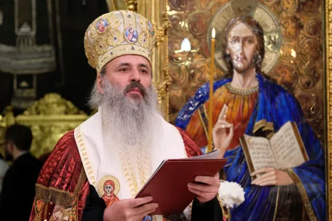Mesajul adresat de IPS Teofan la zece ani de patriarhat ai PF Daniel: „Un patriarh neobosit pentru Biserica și neamul său”