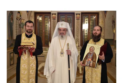 Moment solemn la Reședința patriarhală | Moaștele Sfântului Serafim de Sarov au fost oferite Bisericii Sfântul Nicolae Tabacu