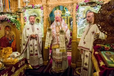 Biserica Vergu din Capitală și-a cinstit ocrotitorul. Credincioșii au avut ocazia să se închine unui fragment din moaștele Sfântului Mina
