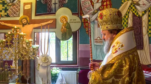 PS Timotei Prahoveanul a binecuvântat pictura Parohiei Dimieni. Ierarhul i-a îndemnat pe cei prezenți să nu treacă indiferenți pe lângă cei în suferință