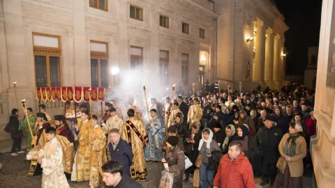 Catedrala Patriarhală | Procesiunea cu moaștele Sfântului Apostol Andrei avut loc la finalul slujbei de Priveghere oficiate de PS Varlaam Ploieșteanul