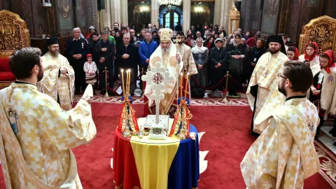 Patriarhul Daniel: Pentru toate binefacerile Marii Unirii, aducem mulțumire lui Dumnezeu şi pomenim cu recunoştinţă pe toţi eroii români