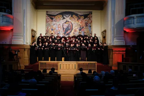 Răsăritul cel de Sus | Corul Seminarului din București și Grupul psaltic Tronos au concertat la Palatul Patriarhiei