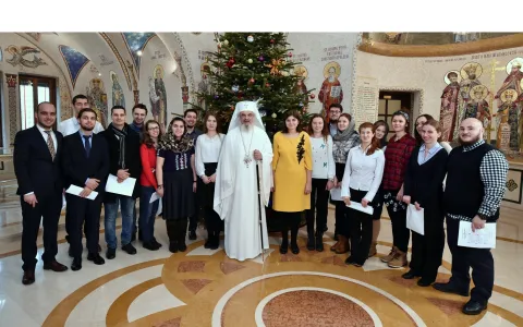 Părintele Patriarh colindat de Studenţii pentru Viaţă – „Apreciem activitatea de apărare a darului sfânt al vieţii”