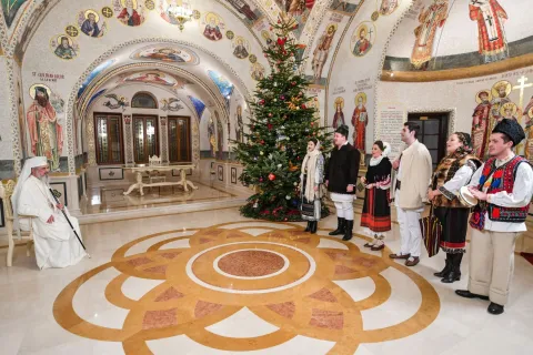 Colinde din folclorul românesc la Reședința Patriarhală. PF Daniel: Transmiteți o pace și o bucurie deosebită prin cântarea dumneavoastră