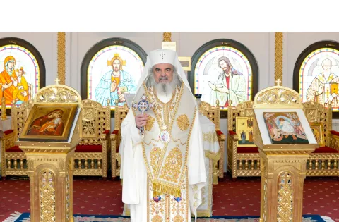 Patriarhul Daniel: Iisus Hristos este Dumnezeu-Omul Care mântuieşte omenirea de păcate şi de moarte